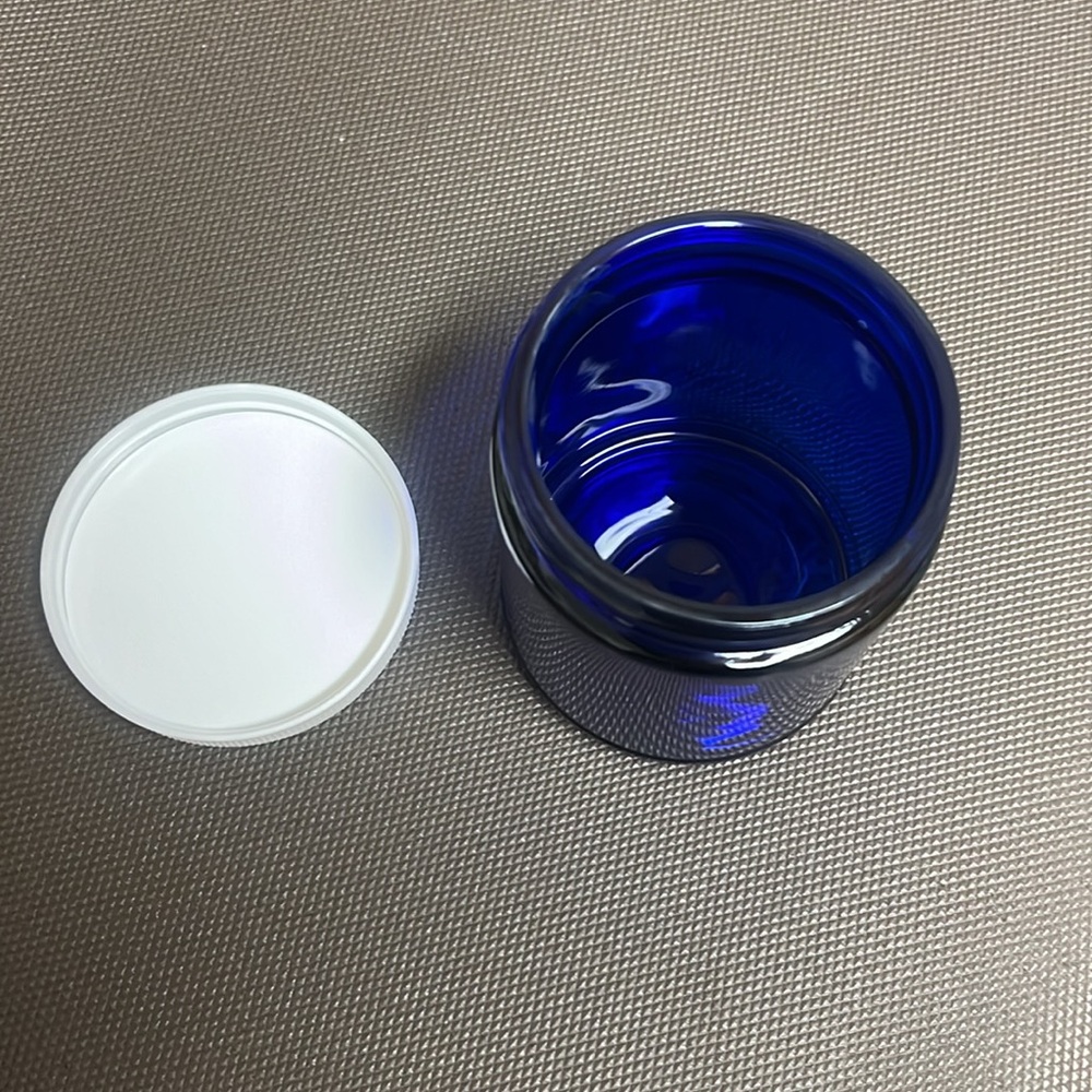 Blue jars - Picture 2 of 2
